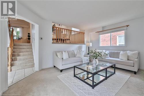 44 Killarney Court, Brampton, ON - Indoor Photo Showing Living Room