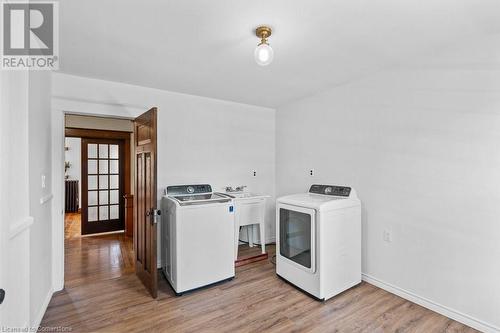 99 Balsam Avenue S, Hamilton, ON - Indoor Photo Showing Laundry Room