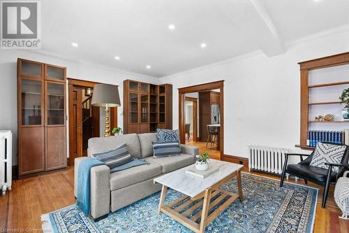 99 Balsam Avenue S, Hamilton, ON - Indoor Photo Showing Living Room