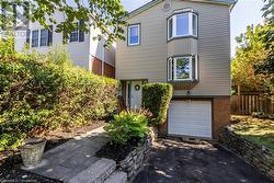 1216 CONSORT Crescent  Burlington, ON L7M 1J7