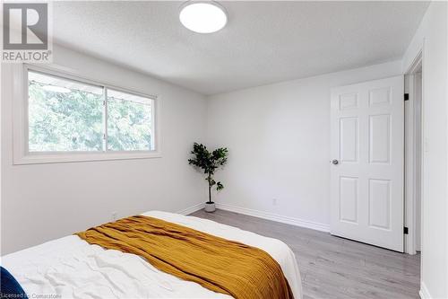 28 Cartier Drive, Thorold, ON - Indoor Photo Showing Bedroom