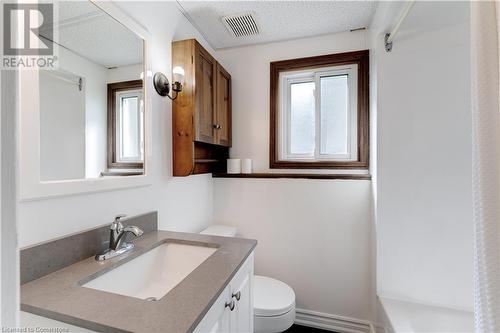 28 Cartier Drive, Thorold, ON - Indoor Photo Showing Bathroom