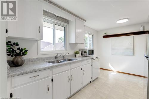 28 Cartier Drive, Thorold, ON - Indoor Photo Showing Kitchen With Double Sink