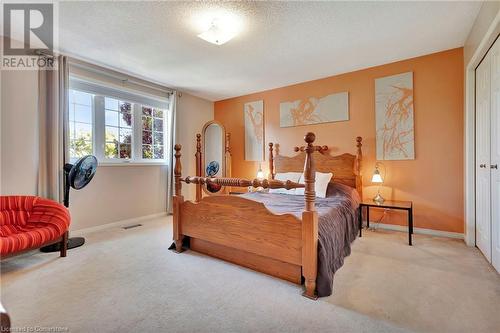 30 Meadowpoint Drive, Hamilton, ON - Indoor Photo Showing Bedroom