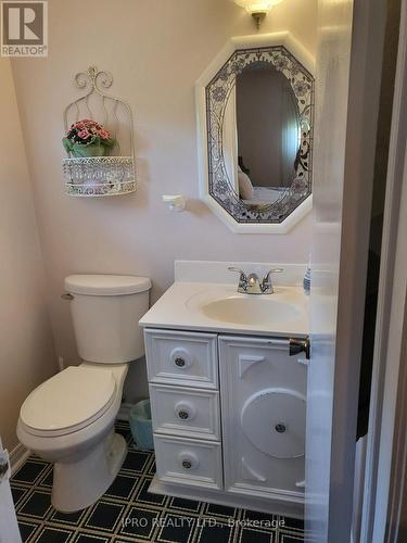 4239 Rockwood Road, Mississauga, ON - Indoor Photo Showing Bathroom