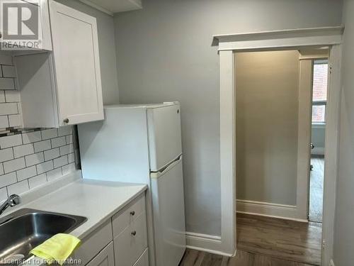 821 Main Street E Unit# 11, Hamilton, ON - Indoor Photo Showing Kitchen