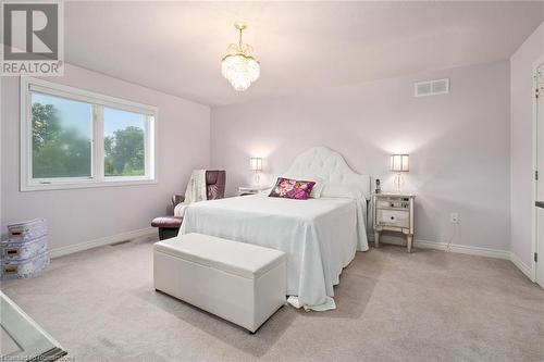 8 Country Fair Way, Hamilton, ON - Indoor Photo Showing Bedroom