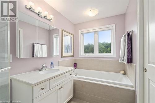 8 Country Fair Way, Hamilton, ON - Indoor Photo Showing Bathroom