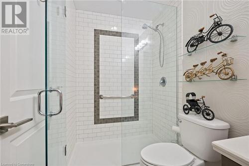 8 Country Fair Way, Hamilton, ON - Indoor Photo Showing Bathroom