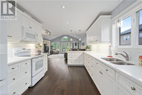 8 Country Fair Way, Hamilton, ON - Indoor Photo Showing Kitchen With Double Sink