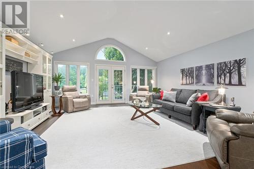 8 Country Fair Way, Hamilton, ON - Indoor Photo Showing Living Room