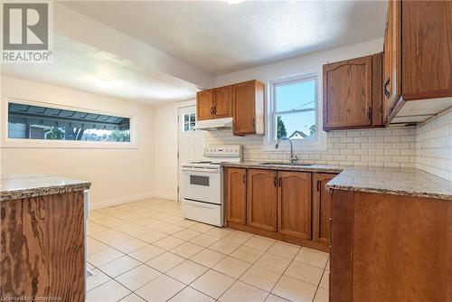 125 Melrose Avenue N, Hamilton, ON - Indoor Photo Showing Kitchen