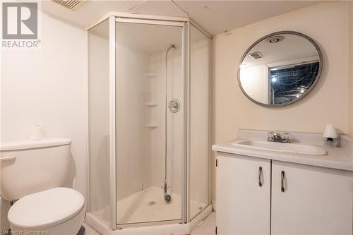 125 Melrose Avenue N, Hamilton, ON - Indoor Photo Showing Bathroom