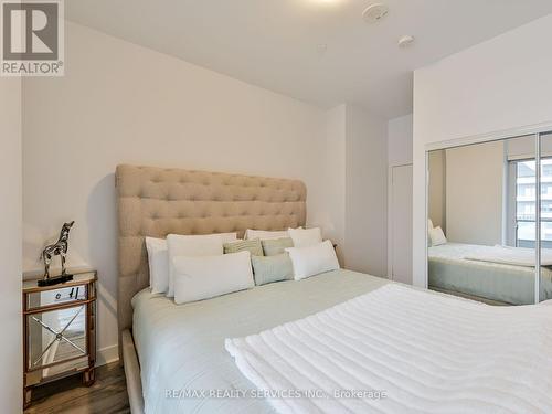 542 - 20 Shore Breeze Drive, Toronto, ON - Indoor Photo Showing Bedroom