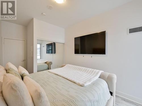 542 - 20 Shore Breeze Drive, Toronto, ON - Indoor Photo Showing Bedroom