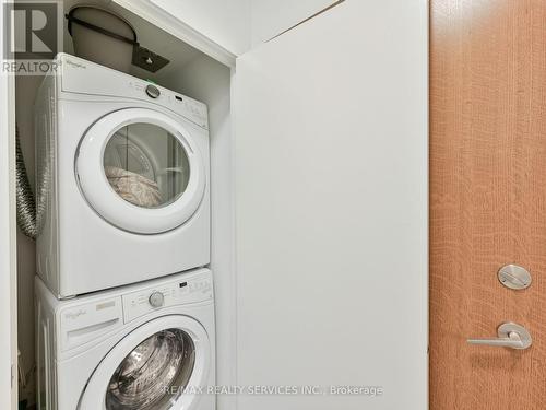 542 - 20 Shore Breeze Drive, Toronto, ON - Indoor Photo Showing Laundry Room