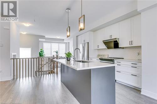 1488 Yellow Rose Circle, Oakville, ON - Indoor Photo Showing Kitchen With Upgraded Kitchen