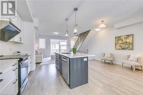 1488 Yellow Rose Circle, Oakville, ON - Indoor Photo Showing Kitchen With Upgraded Kitchen