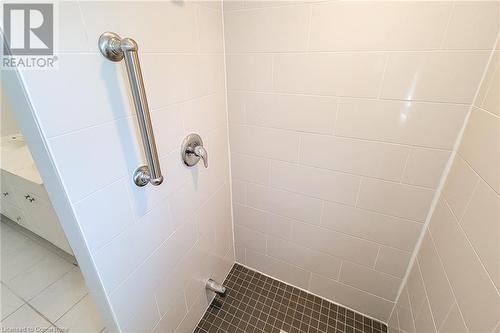 215 Montmorency Drive, Hamilton, ON - Indoor Photo Showing Bathroom