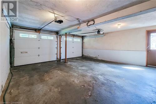 215 Montmorency Drive, Hamilton, ON - Indoor Photo Showing Garage