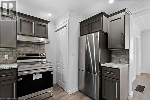 394 Cope Street, Hamilton, ON - Indoor Photo Showing Kitchen