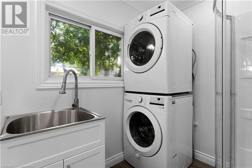 394 Cope Street, Hamilton, ON - Indoor Photo Showing Laundry Room