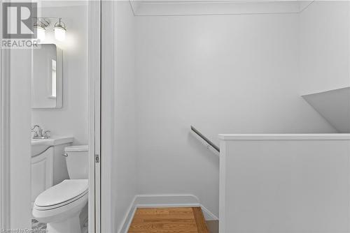 394 Cope Street, Hamilton, ON - Indoor Photo Showing Bathroom