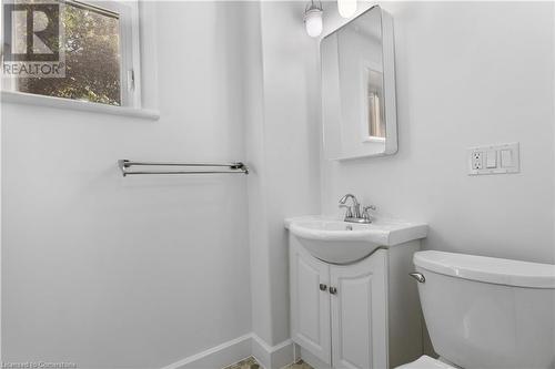 394 Cope Street, Hamilton, ON - Indoor Photo Showing Bathroom