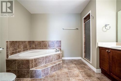 3000 Creekside Drive Unit# 801, Dundas, ON - Indoor Photo Showing Bathroom