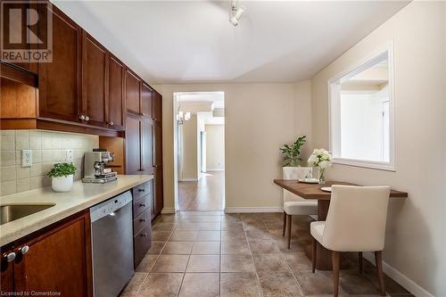 3000 Creekside Drive Unit# 801, Dundas, ON - Indoor Photo Showing Kitchen