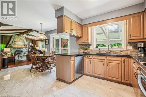 1650 Kerns Road, Burlington, ON - Indoor Photo Showing Kitchen