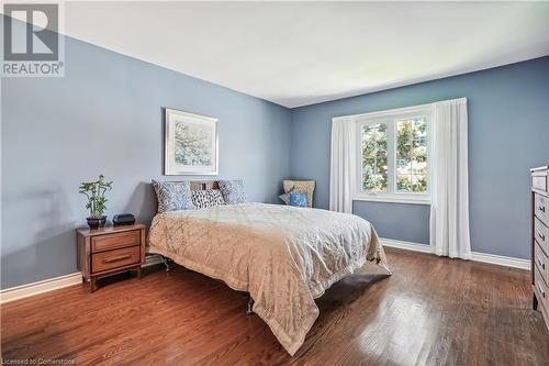 1650 Kerns Road, Burlington, ON - Indoor Photo Showing Bedroom