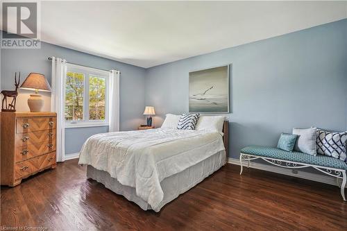 1650 Kerns Road, Burlington, ON - Indoor Photo Showing Bedroom