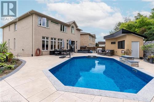 240 Cloverleaf Drive, Ancaster, ON 