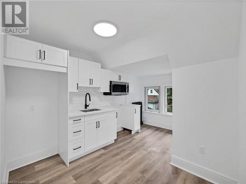 132 Holton Avenue S, Hamilton, ON - Indoor Photo Showing Kitchen