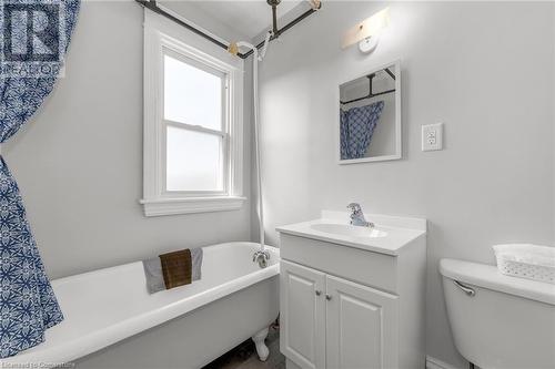 115 Belview Avenue, Hamilton, ON - Indoor Photo Showing Bathroom