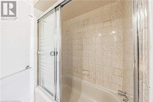 12 Naples Court, Thorold, ON - Indoor Photo Showing Bathroom