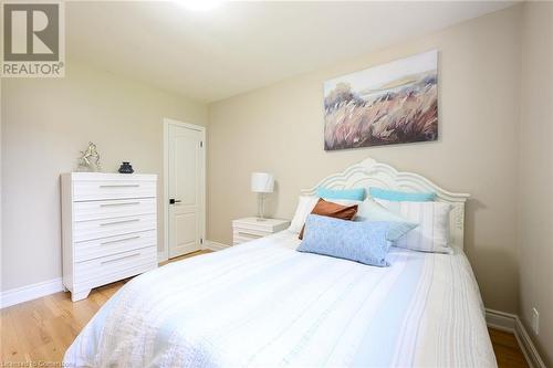 66 Howe Avenue, Hamilton, ON - Indoor Photo Showing Bedroom