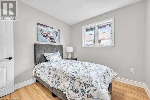 66 Howe Avenue, Hamilton, ON - Indoor Photo Showing Bedroom