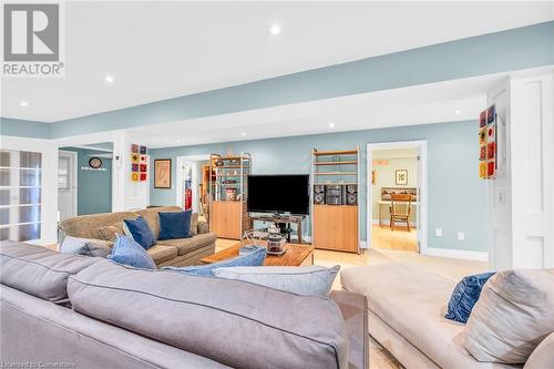 45 Bell Avenue, Grimsby, ON - Indoor Photo Showing Living Room