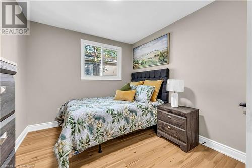 165 Bellingham Drive, Hamilton, ON - Indoor Photo Showing Bedroom