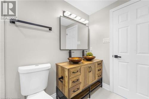 2258 Manchester Drive, Burlington, ON - Indoor Photo Showing Bathroom