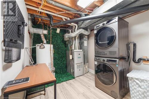 2258 Manchester Drive, Burlington, ON - Indoor Photo Showing Laundry Room