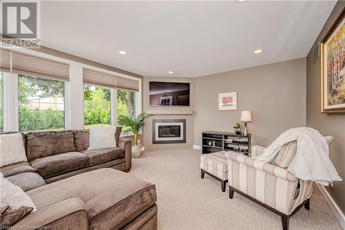 976 Danforth Avenue, Burlington, ON - Indoor Photo Showing Living Room With Fireplace