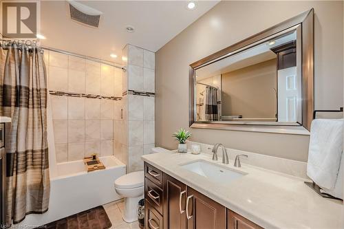 976 Danforth Avenue, Burlington, ON - Indoor Photo Showing Bathroom