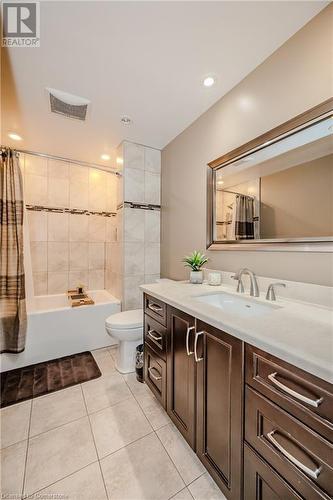 976 Danforth Avenue, Burlington, ON - Indoor Photo Showing Bathroom