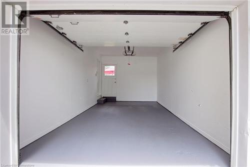 47 Jasmine Street, Hamilton, ON - Indoor Photo Showing Garage