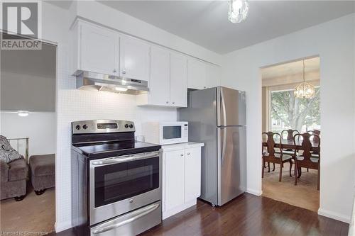 47 Jasmine Street, Hamilton, ON - Indoor Photo Showing Kitchen