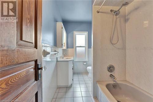 167 William Street, Brantford, ON - Indoor Photo Showing Bathroom