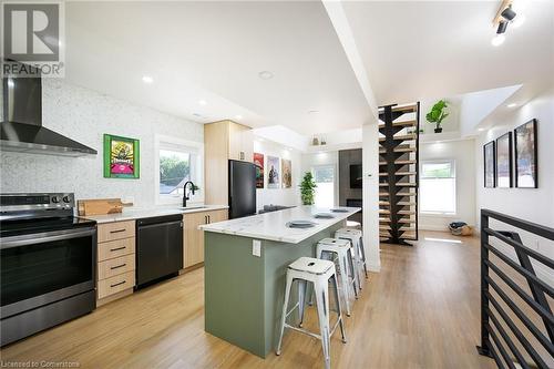 198 Dundurn Street S, Hamilton, ON - Indoor Photo Showing Kitchen